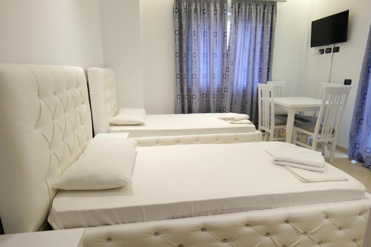 Hotel Dior Sarandë Eksteriør bilde